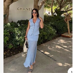 NWT ZARA blogger fav MIXED PLEATED SKIRT SIZE S 
🚨FIRM PRICE NO ACCEPT OFFER